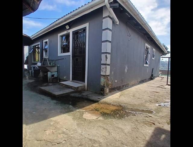 4 BEDROOM HOUSE FOR SALE IN UMLAZI Y